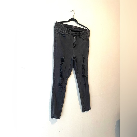 Torrid Womens Distressed Ripped Sky High Skinny Black Jeans Size 16 - Picture 2 of 9